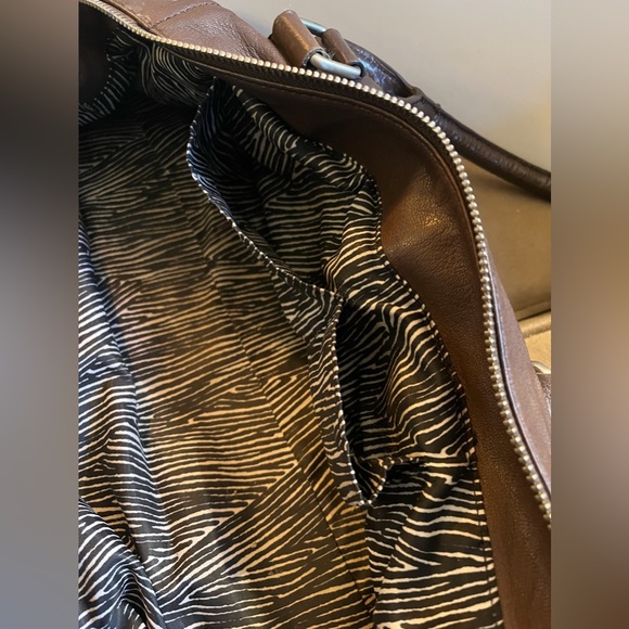 Kenneth Cole, Reaction handbag; chocolate brown leather. - Picture 6 of 10